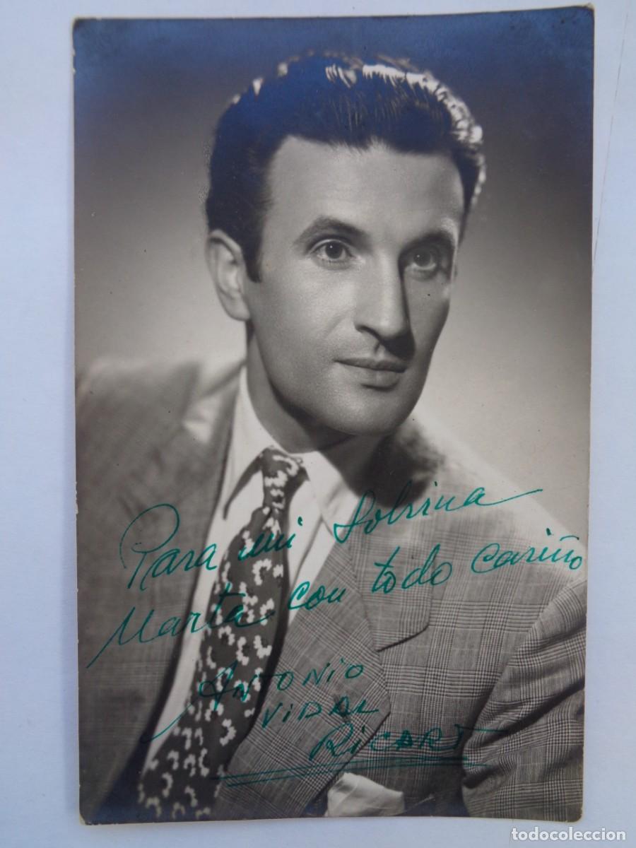 Fotos von Musikern: FOTO ORIGINAL DEL GUITARRISTA CATALAN ANTONIO VIDAL RICART. DEDICADA Y FIRMA MANUSCRITA