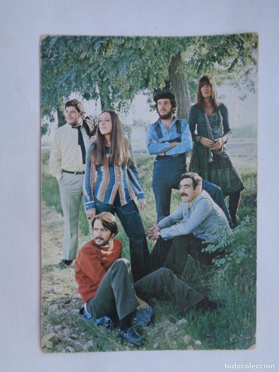 Fotos von Musikern: TARJETA DEL GRUPO MUSICAL NUESTRO PEQUE&Ntilde;O MUNDO CON FIRMAS MANUSCRITAS. DE MOVIE PLAY, A&Ntilde;OS 70