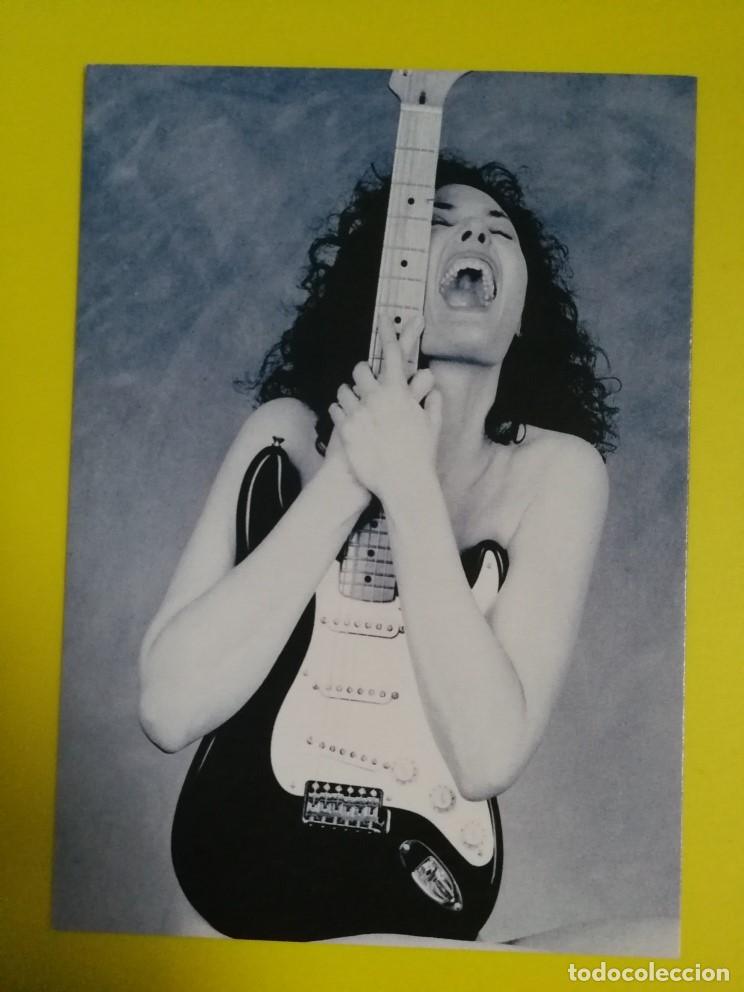 Photos de Chanteurs et Chanteuses: PAMELA FALCON. FOTO POSTAL PROMOCIONAL