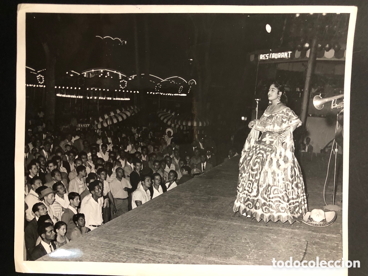 Photos of Singers: Foto original cantante en escenario foto club fot&oacute;n caracas Venezuela 20 x 25 cm