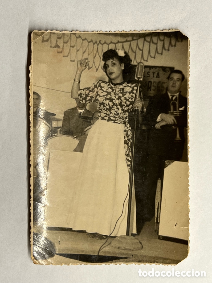 Photos of Singers: NORA. La Voz Cubana que recal&oacute; en la Valencia de los a&ntilde;os Cuarenta. Fotograf&iacute;a Orquesta (a.1948)