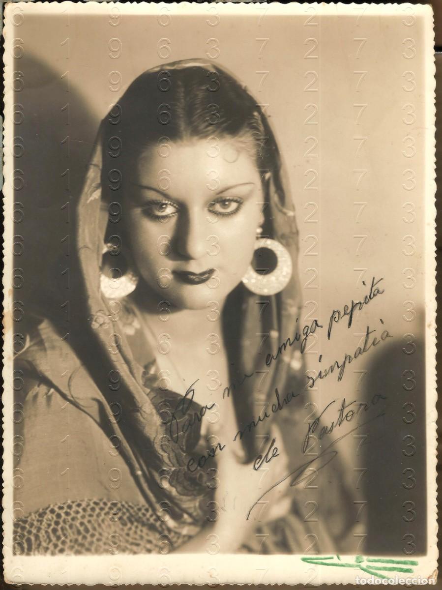 Photos of Singers: PASTORA ALBENIZ FAMILIA NI&Ntilde;A DE LOS PEINES FOTOGRAFIA FIRMADA DEDICADA 23X17 M4