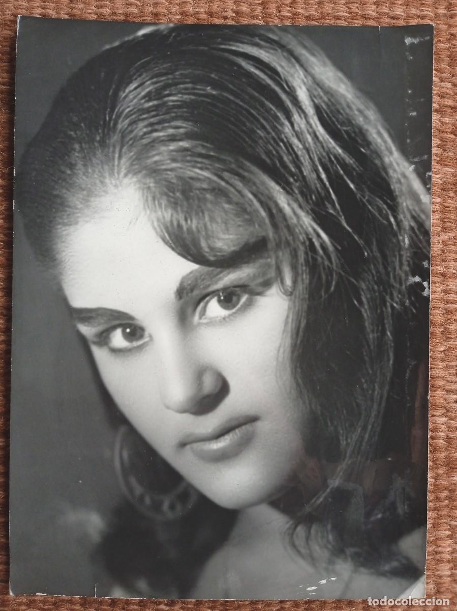 Photos of Singers: cantante - se&ntilde;orita posando