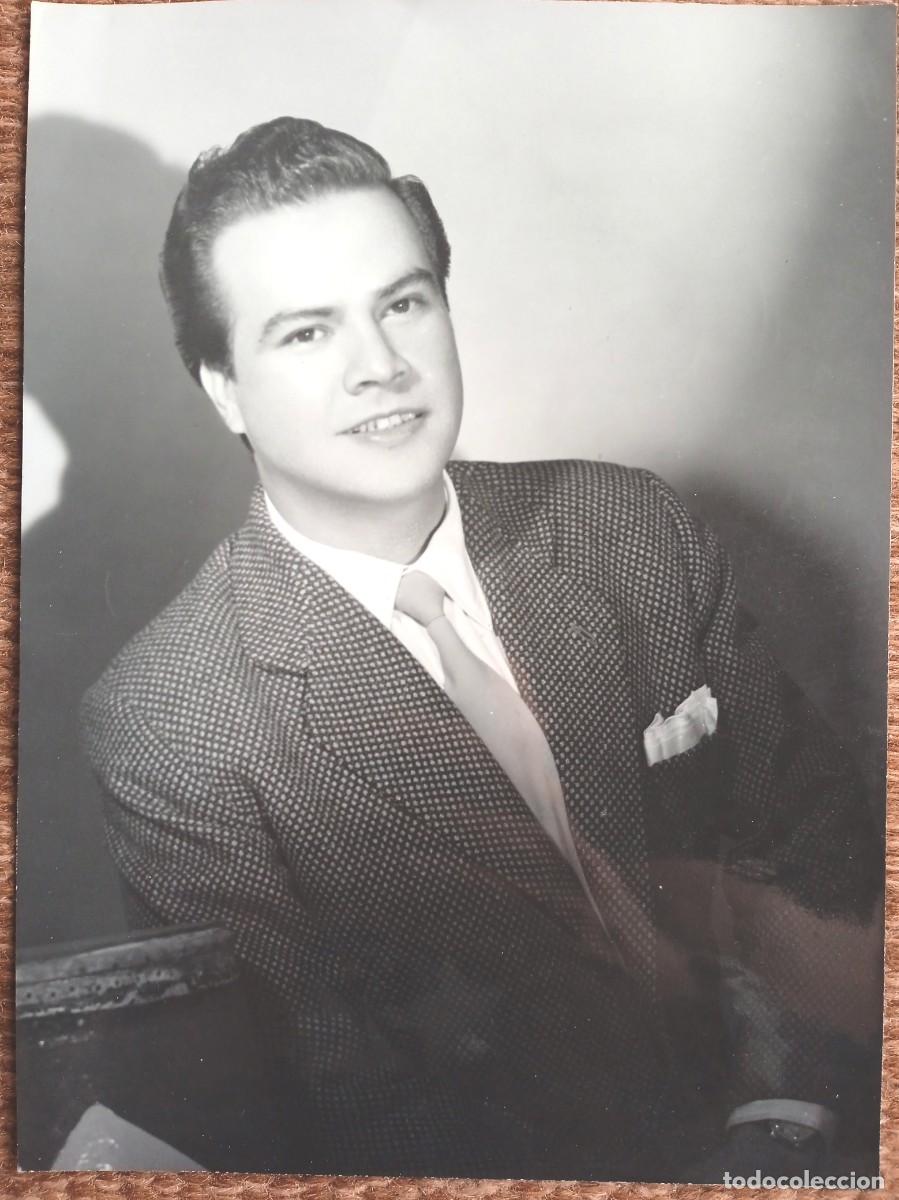 Photos of Singers: CANTANTE O ACTOR POR IDENTIFICAR