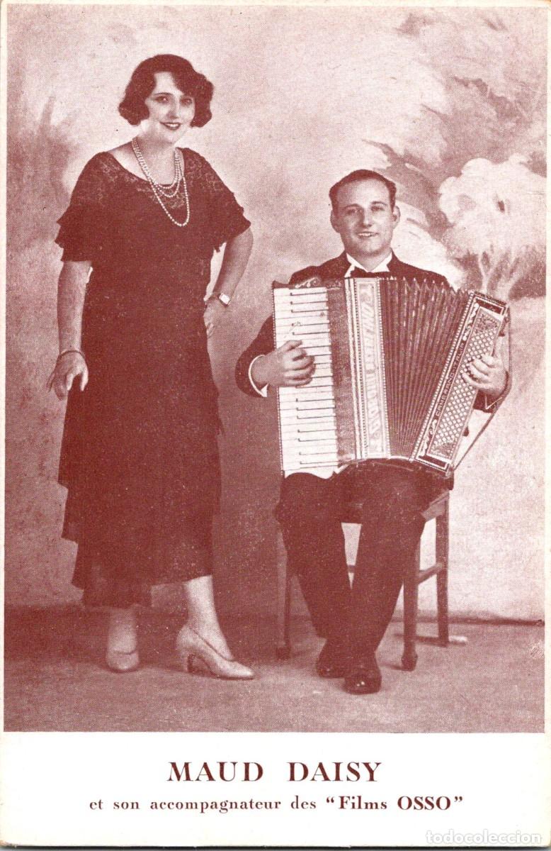 Photos of Singers: Maud Daisy - Et son accompagnateur - Films OSSO- 141x92mm - Reverso en blanco - Acorde&oacute;n