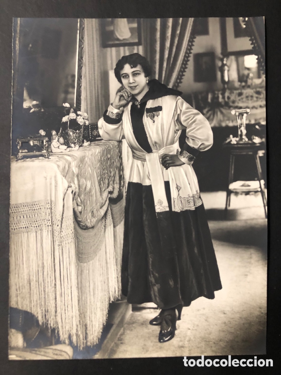 Photos de Chanteurs et Chanteuses: Foto original de la cantante Amalia Molina