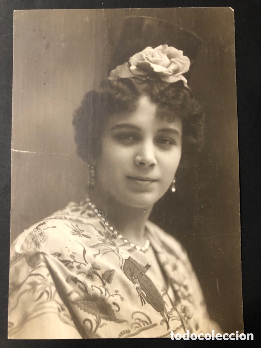 Photos de Chanteurs et Chanteuses: Foto original de la cantante Amalia Molina