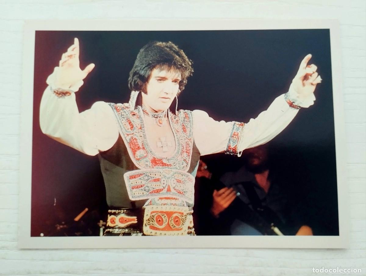Fotos von Musikern: TARJETA POSTAL ELVIS PRESLEY AT A CONCERT IN NASSAU (JULY 1975)SIN CIRCULAR - PRINTED IN ENGLAND