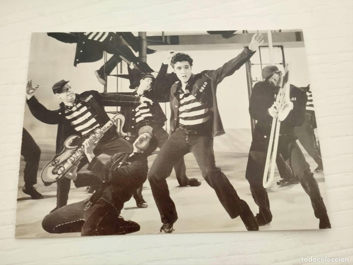 Fotos von Musikern: TARJETA POSTAL ELVIS PRESLEY EN JAILHOUSE ROCK (MGM 1957) SIN CIRCULAR - PRINTED IN ENGLAND