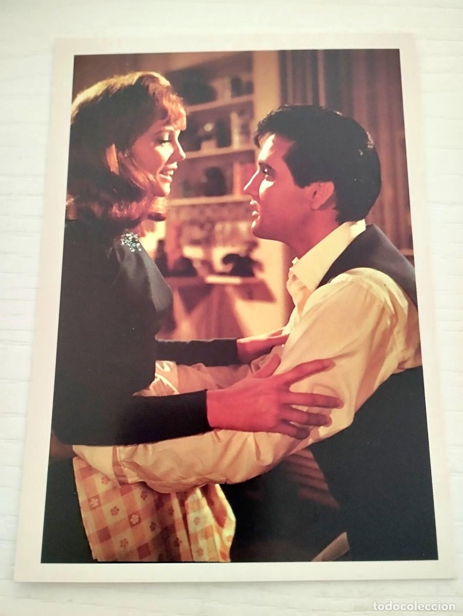 Fotos von Musikern: TARJETA POSTAL ELVIS PRESLEY EN DOUBLE TROUBLE (MGM 1967) SIN CIRCULAR - PRINTED IN ENGLAND
