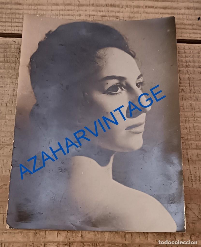 Fotos von Musikern: ANTIGUA FOTOGRAFIA DE LA ARTISTA MACARENA DEL RIO, 90X120MM