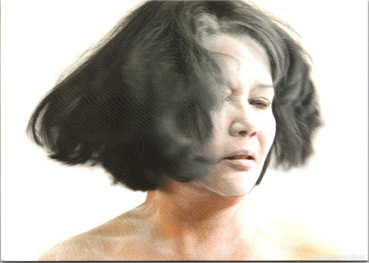 Photos of Singers: Annemarieke van Peppen - Beweeg me (1) - (c) 2015 - 148x105mm