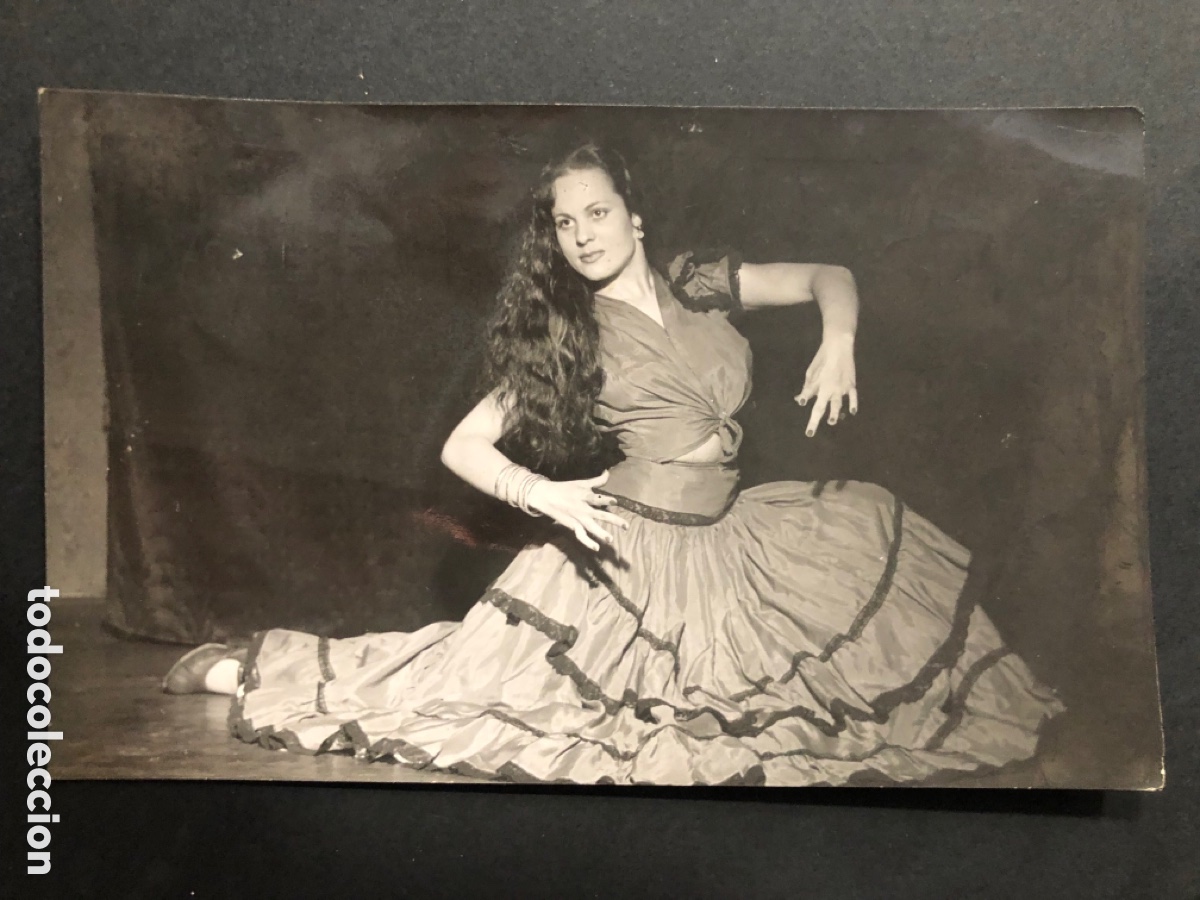 Photos de Chanteurs et Chanteuses: Foto original de la bailarina y vedette Mar&iacute;a Gallardo foto torremocha