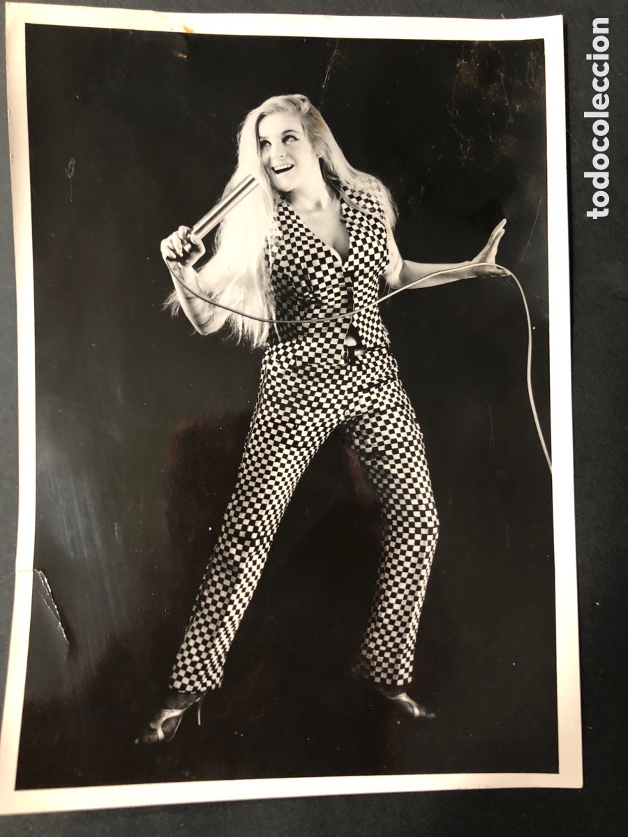 Photos de Chanteurs et Chanteuses: Foto original de la vedette Liss de Glaris
