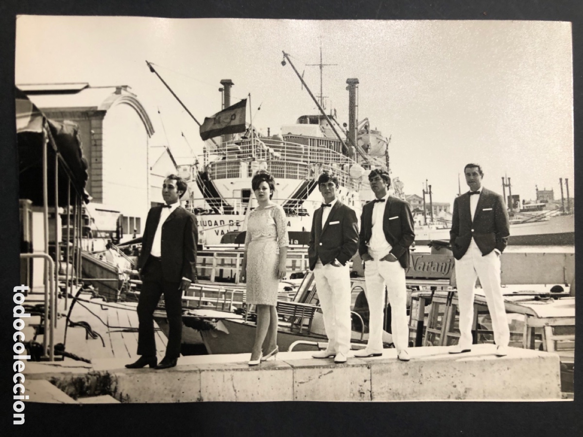 Photos de Chanteurs et Chanteuses: Foto original de la orquesta los tokoman,s en el puerto de valencia
