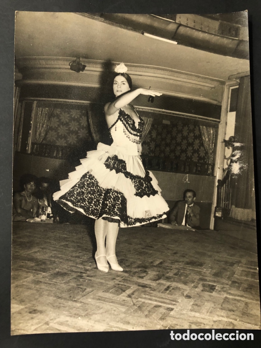 Photos de Chanteurs et Chanteuses: Foto original de bailarina con casta&ntilde;uelas