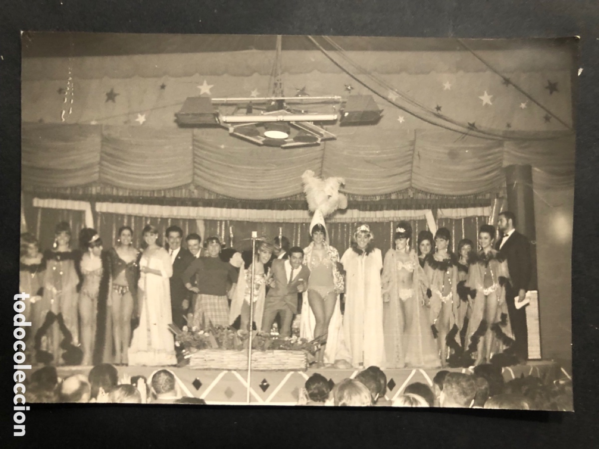 Fotos von Musikern: Foto original de vedettes en el escenario