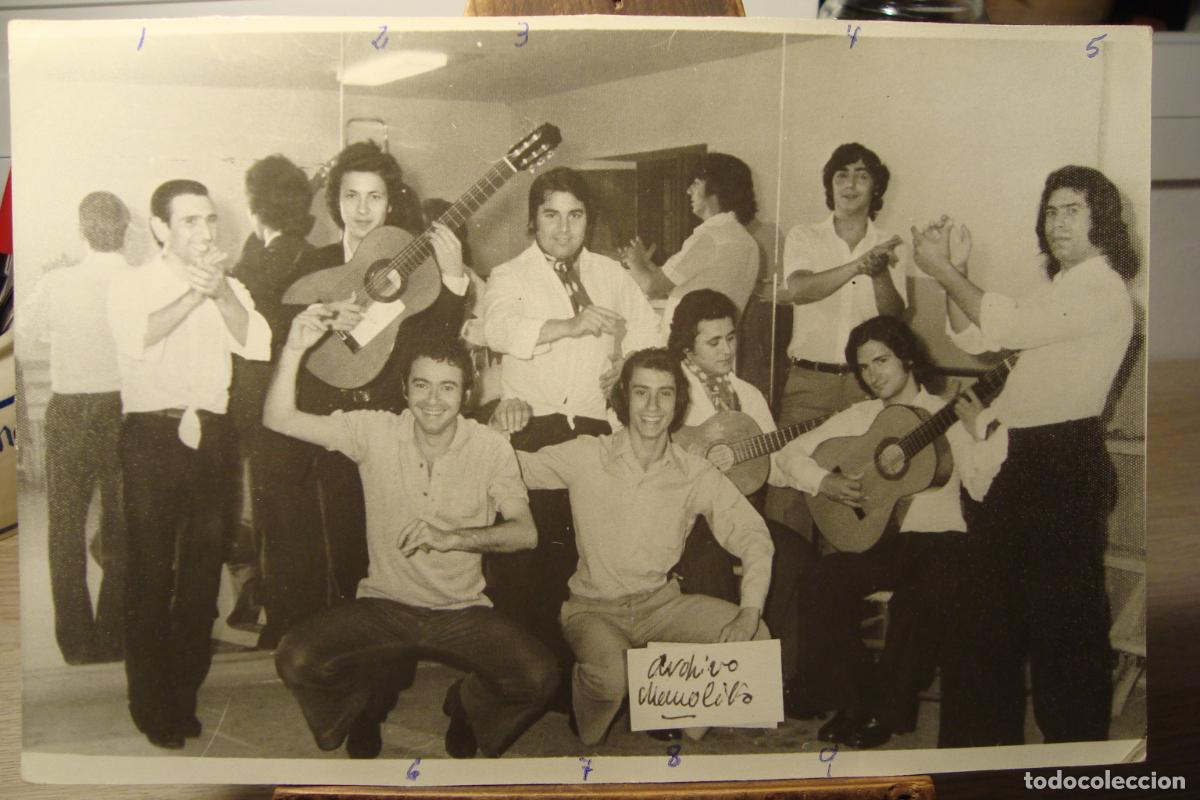 Photos of Singers: ANTIGUA FOTOGRAFIA DE CONJUNTO MUSICAL SIN IDENTIFICAR A&Ntilde;OS 70? ARCHIVO MANOLITO