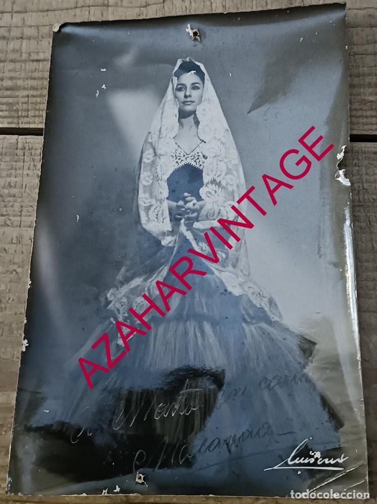 Photos de Chanteurs et Chanteuses: FOTOGRAFIA ORIGINAL AUTOGRAFIADA DE MACARENA DEL RIO, 12X18 CMS