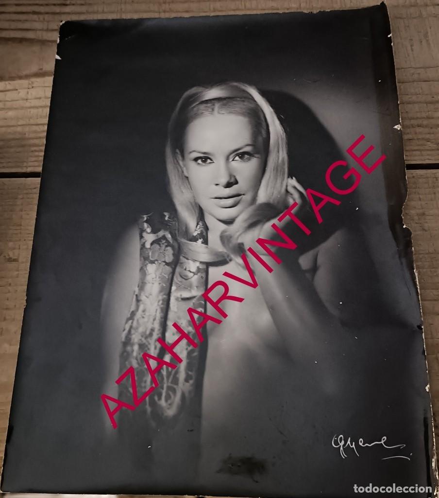 Photos de Chanteurs et Chanteuses: FOTOGRAFIA ORIGINAL AUTOGRAFIADA DE LA VEDETTE ADDY VENTURA, FOT.GYENES, VER REVERSO, 18X24 CMS