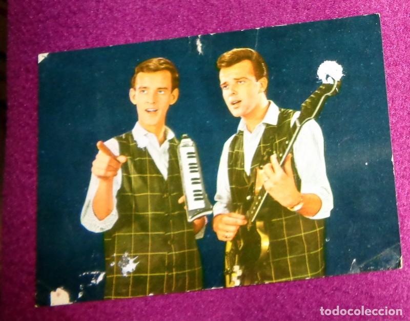 Fotos von Musikern: TARJETA POSTAL FOTO ANTIGUA - CANTANTES - JOHNNY AND CHARLEY - LA YENCA CREADORES - A&Ntilde;OS 60