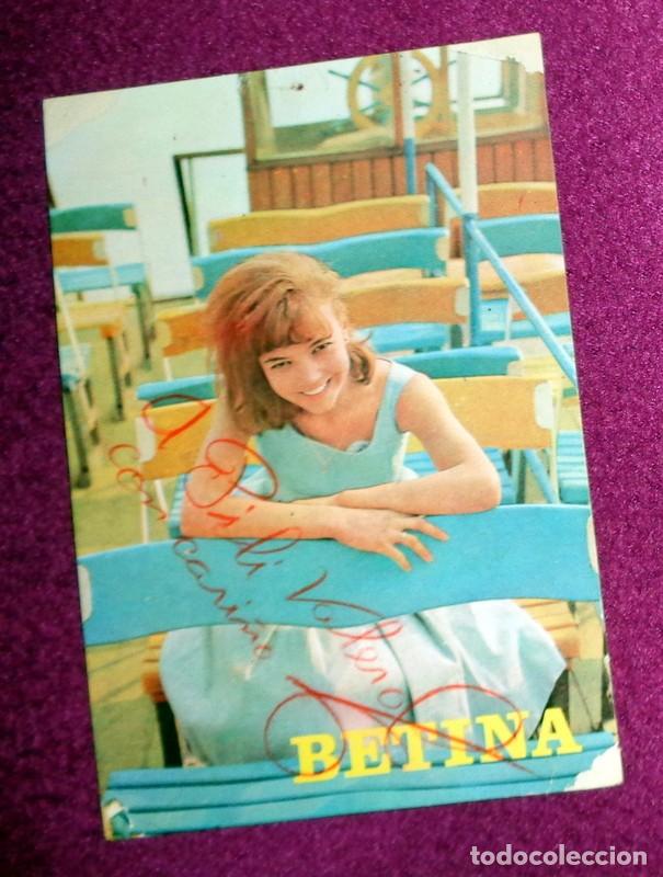Fotos von Musikern: TARJETA FOTO PROMOCIONAL POSTAL ANTIGUA A&Ntilde;OS 60 - CANTANTES - BETINA. FIRMA ORIGINAL DEDICADA