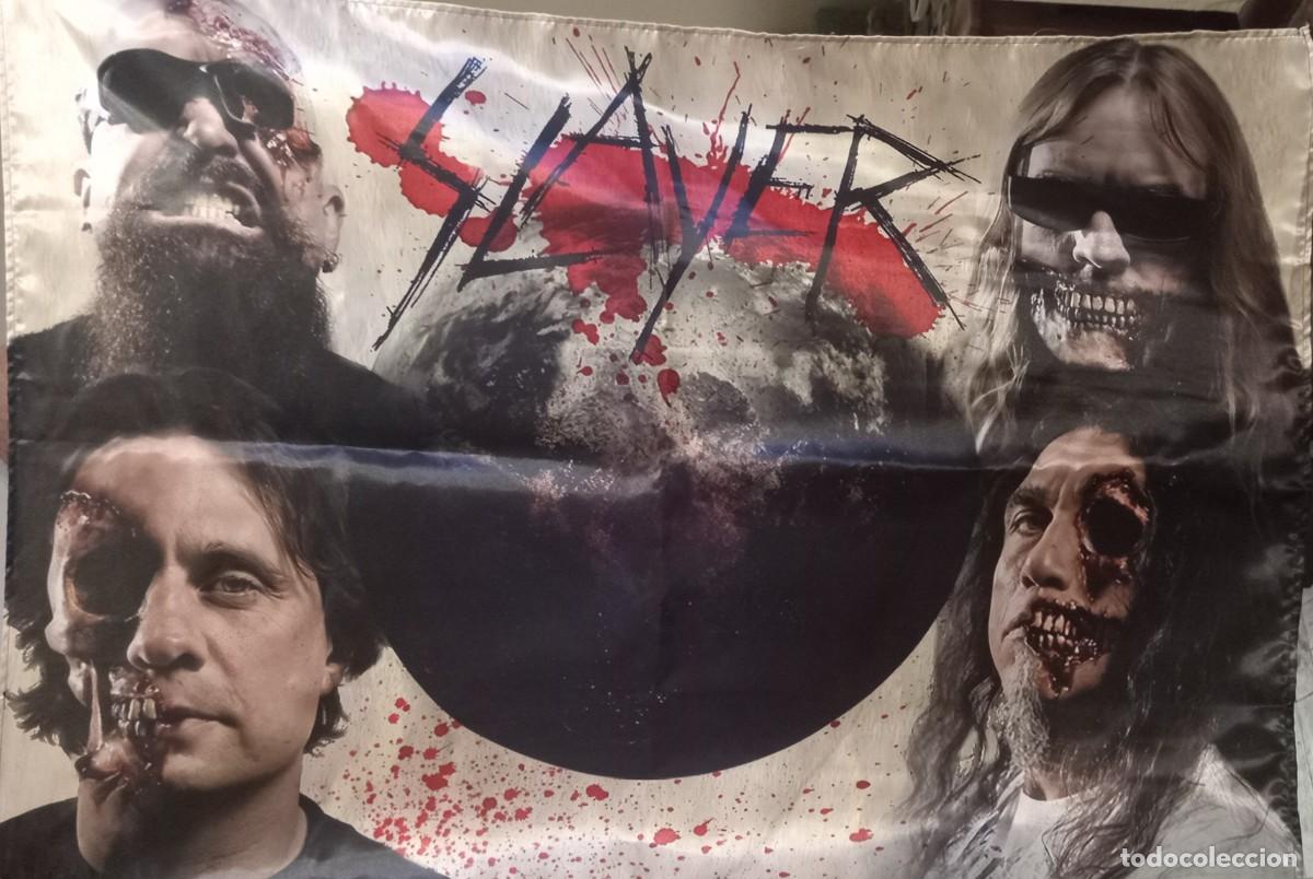 Poster Bandiera Slayer - Aquila Nera Su Sfondo Nero, Dimensioni 69,8 X 106,7 Cm