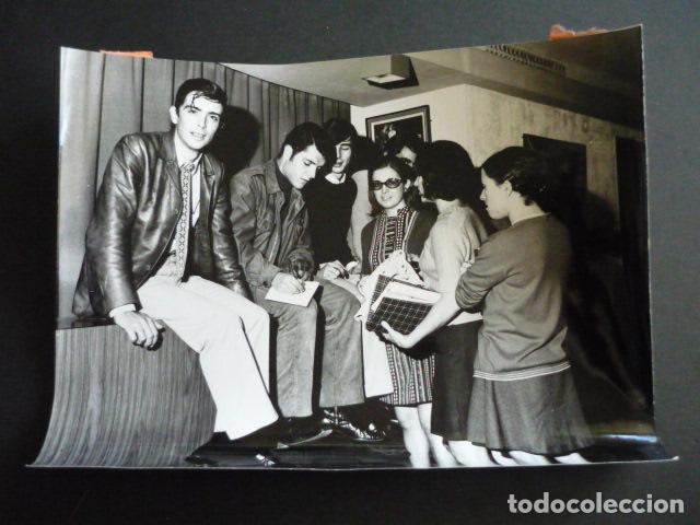 Photos de Chanteurs et Chanteuses: LOS PASOS CONJUNTO MUSICAL ANTIGUA FOTOGRAFIA ORIGINAL 1969 18 X 24 CM
