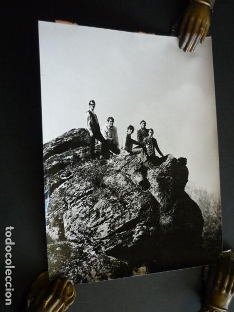 Fotos von Musikern: LOS PASOS CONJUNTO MUSICAL ANTIGUA FOTOGRAFIA ORIGINAL 1968 18 X 24 CM