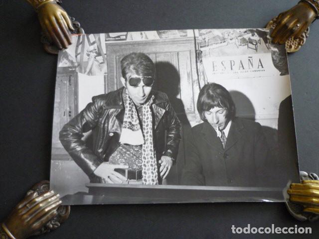 Fotos von Musikern: LOS CANARIOS CONJUNTO MUSICAL ANTIGUA FOTOGRAFIA ORIGINAL 1970 18 X 24 CM