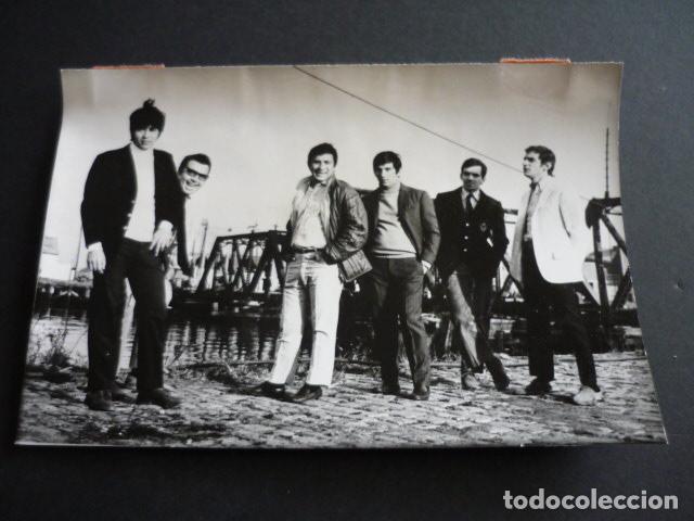 Fotos von Musikern: LOS IRACUNDOS CONJUNTO MUSICAL ANTIGUA FOTOGRAFIA ORIGINAL 1964 12 X 18 CM