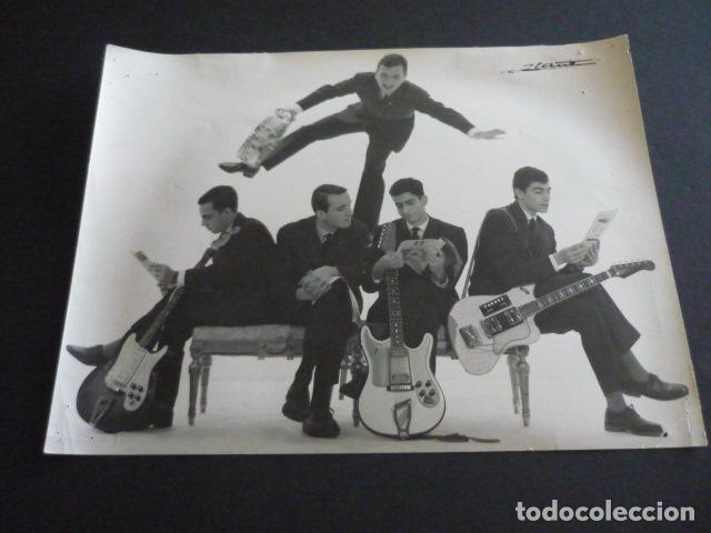 Fotos von Musikern: LOS TONYS CONJUNTO MUSICAL ANTIGUA FOTOGRAFIA ORIGINAL 1964 18 X 24 CM