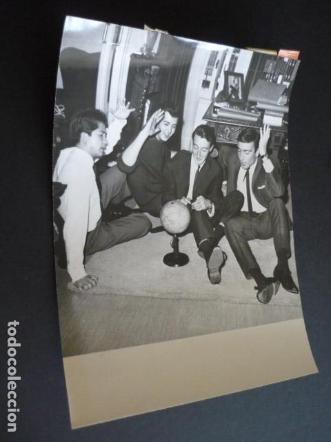 Photos of Singers: LOS CUATRO JETS CONJUNTO MUSICAL ANTIGUA FOTOGRAFIA 1964 18 X 24 CM