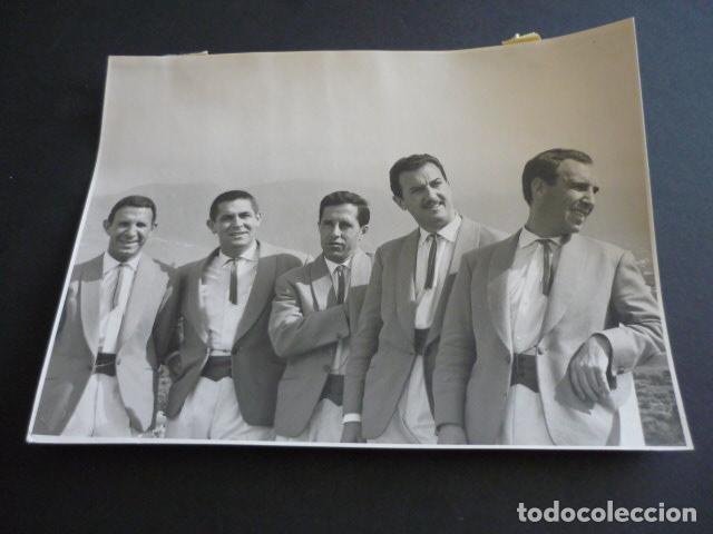Fotos von Musikern: LOS OPTIMISTAS CONJUNTO MUSICAL ANTIGUA FOTOGRAFIA 18 X 24 CM