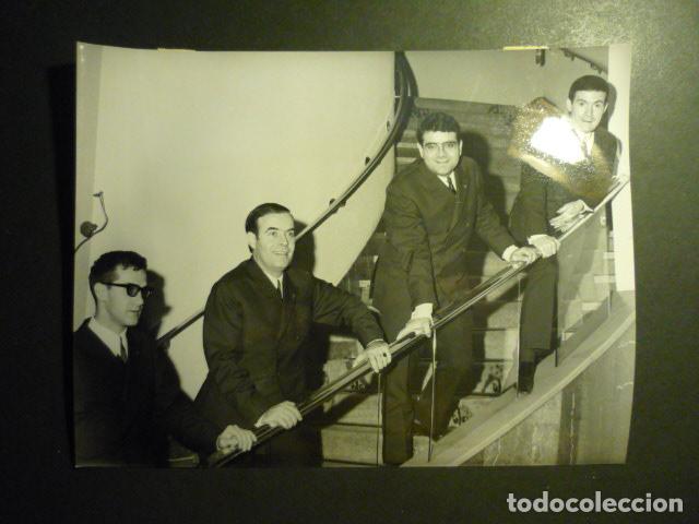 Photos of Singers: LOS CUATRO DE LA TORRE CONJUNTO MUSICAL ANTIGUA FOTOGRAFIA ORIGINAL 18 X 24 CM