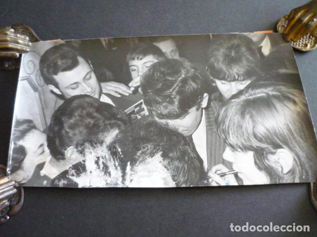 Fotos von Musikern: RAPHAEL CANTANTE ANTIGUA FOTOGRAFIA ORIGINAL 13 X 24 CM