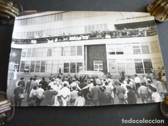 Fotos von Musikern: RAPHAEL CANTANTE ANTIGUA FOTOGRAFIA ORIGINAL 16 X 24 CM