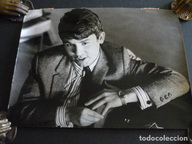 Photos of Singers: RAPHAEL CANTANTE ANTIGUA FOTOGRAFIA ORIGINAL 18 X 24 CM