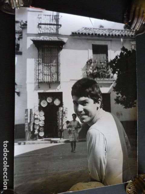 Photos of Singers: RAPHAEL CANTANTE ANTIGUA FOTOGRAFIA ORIGINAL 18 X 24 CM