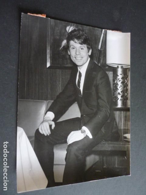 Photos de Chanteurs et Chanteuses: RAPHAEL CANTANTE ANTIGUA FOTOGRAFIA 18 X 24 CM