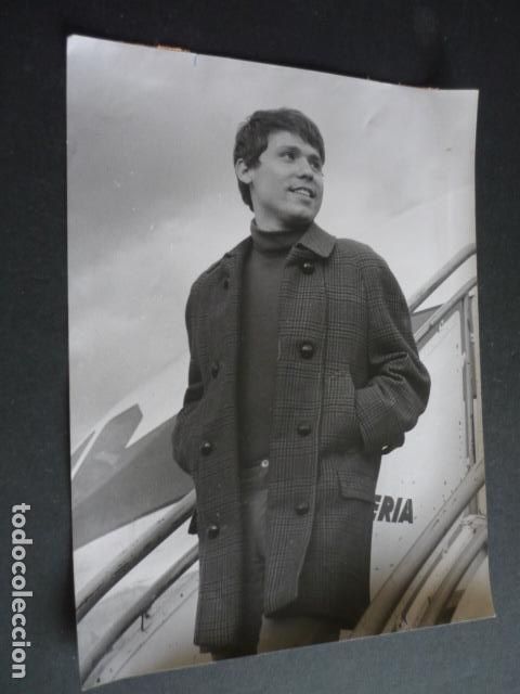 Photos de Chanteurs et Chanteuses: RAPHAEL CANTANTE ANTIGUA FOTOGRAFIA 18 X 24 CM