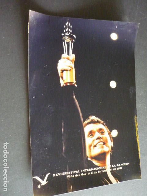 Photos of Singers: RAPHAEL CANTANTE FESTIVAL INTERNACIONAL CANCION 1987 ANTIGUA FOTOGRAFIA 17 X 25 CM