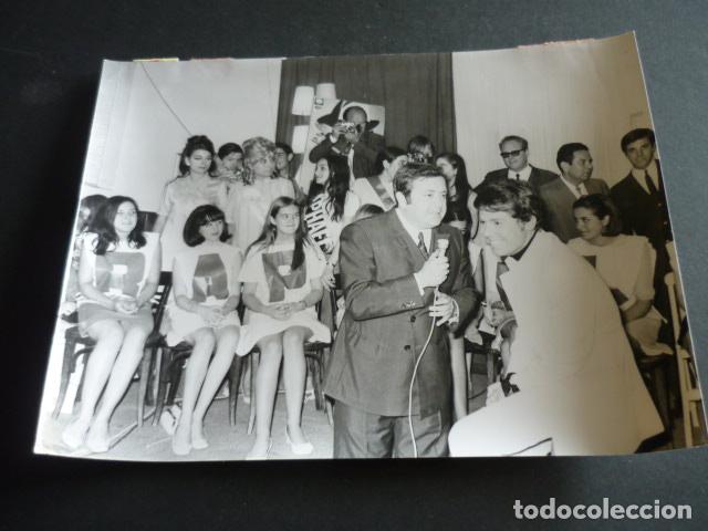 Photos of Singers: RAPHAEL CANTANTE ANTIGUA FOTOGRAFIA 18 X 24 CM