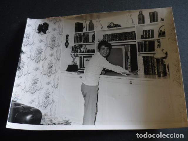 Photos of Singers: RAPHAEL CANTANTE ANTIGUA FOTOGRAFIA 18 X 24 CM