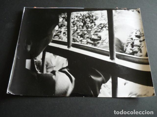 Photos of Singers: RAPHAEL CANTANTE ANTIGUA FOTOGRAFIA 18 X 24 CM