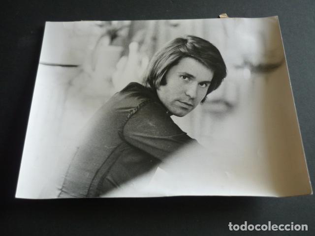 Photos of Singers: RAPHAEL CANTANTE ANTIGUA FOTOGRAFIA 18 X 24 CM