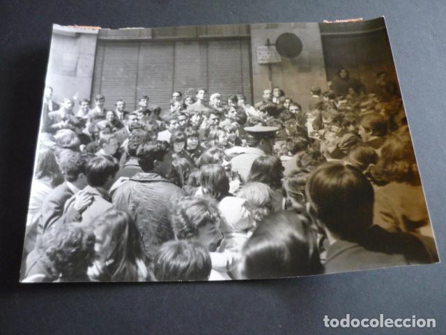 Photos of Singers: RAPHAEL CANTANTE ANTIGUA FOTOGRAFIA 18 X 24 CM
