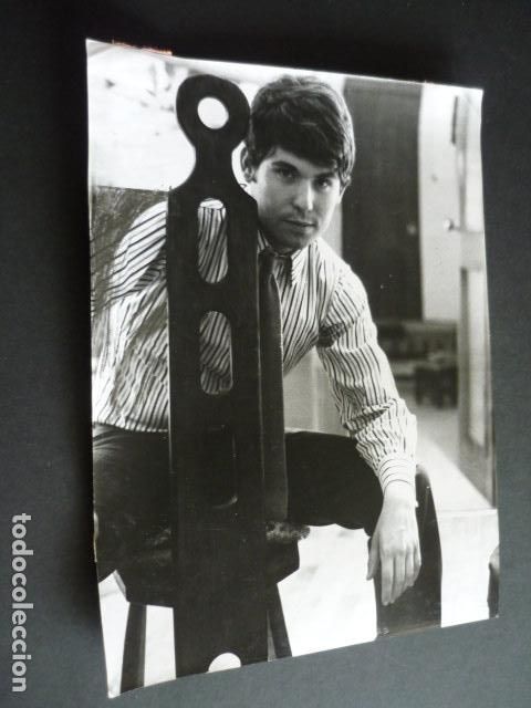 Photos of Singers: RAPHAEL CANTANTE ANTIGUA FOTOGRAFIA 18 X 24 CM