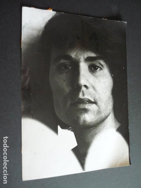 Photos of Singers: RAPHAEL CANTANTE ANTIGUA FOTOGRAFIA 18 X 24 CM