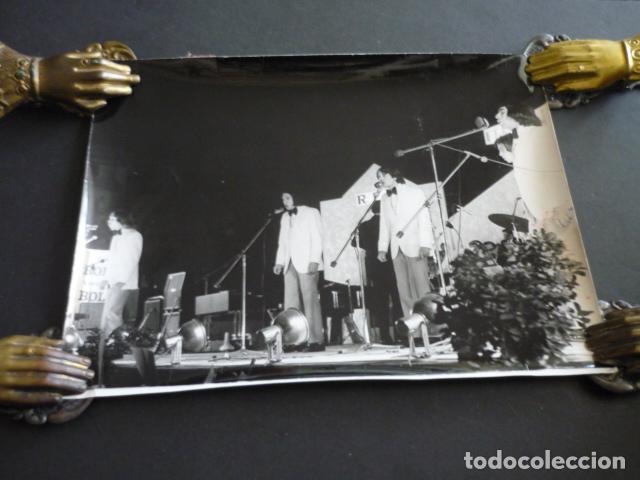 Photos de Chanteurs et Chanteuses: D-2 CONJUNTO MUSICAL ANTIGUA FOTOGRAFIA 24 X 18 CM